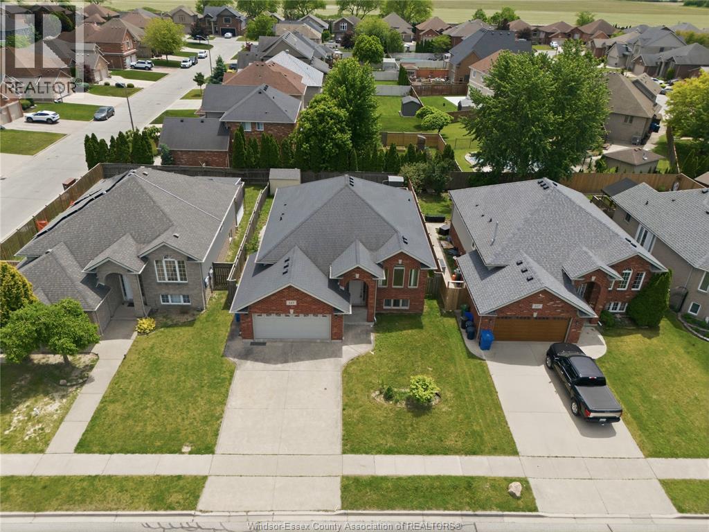 149 AMY CROFT DRIVE - 30