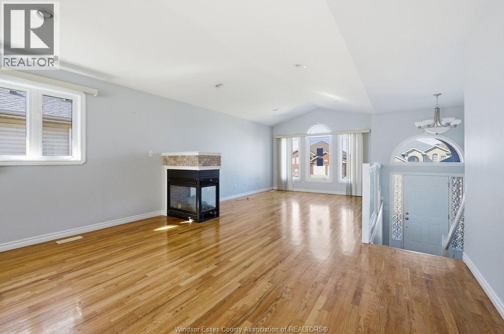 149 AMY CROFT DRIVE - 4