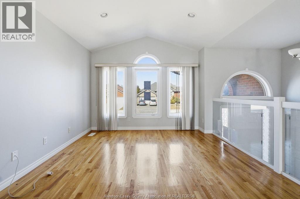 149 AMY CROFT DRIVE - 5