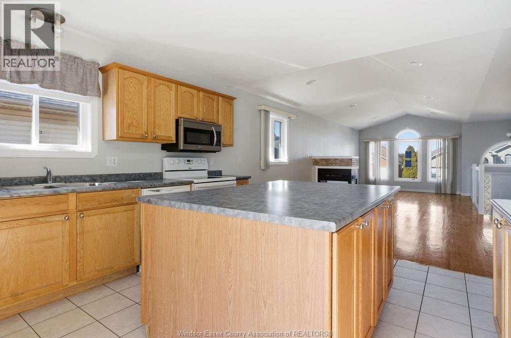 149 AMY CROFT DRIVE - 9