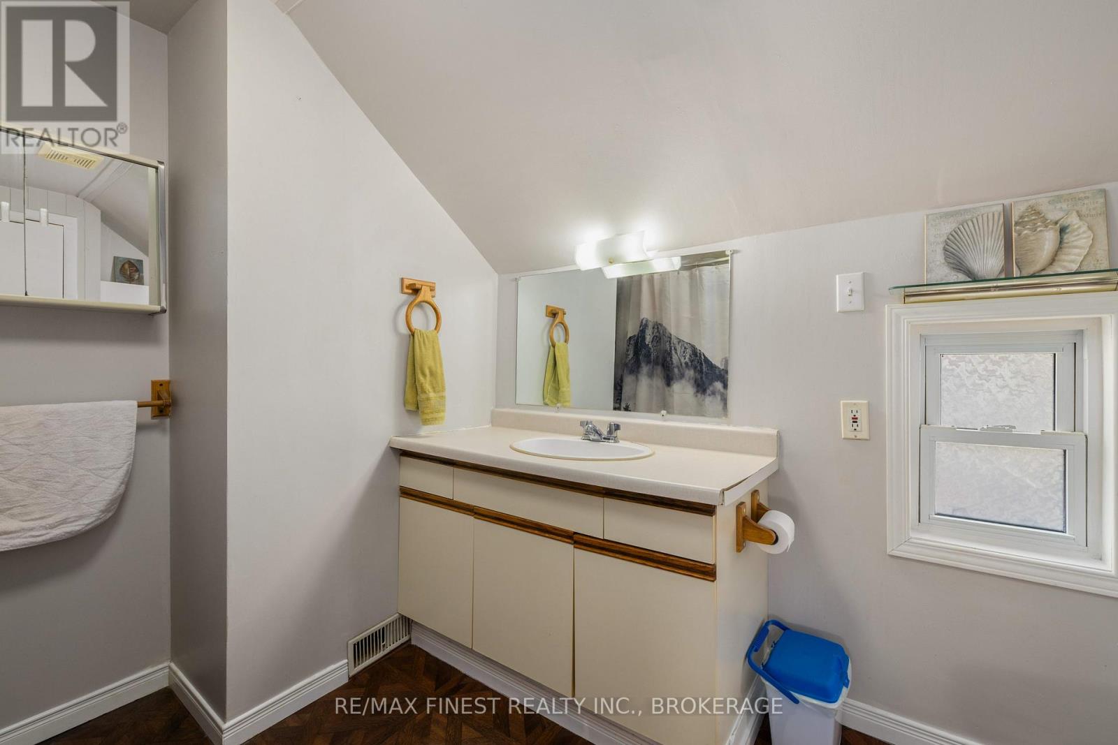 356 YORK STREET - 26