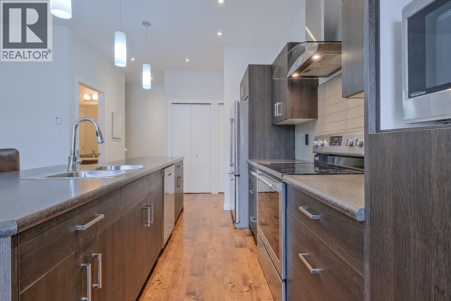 #102 424 BRAID Street - 10