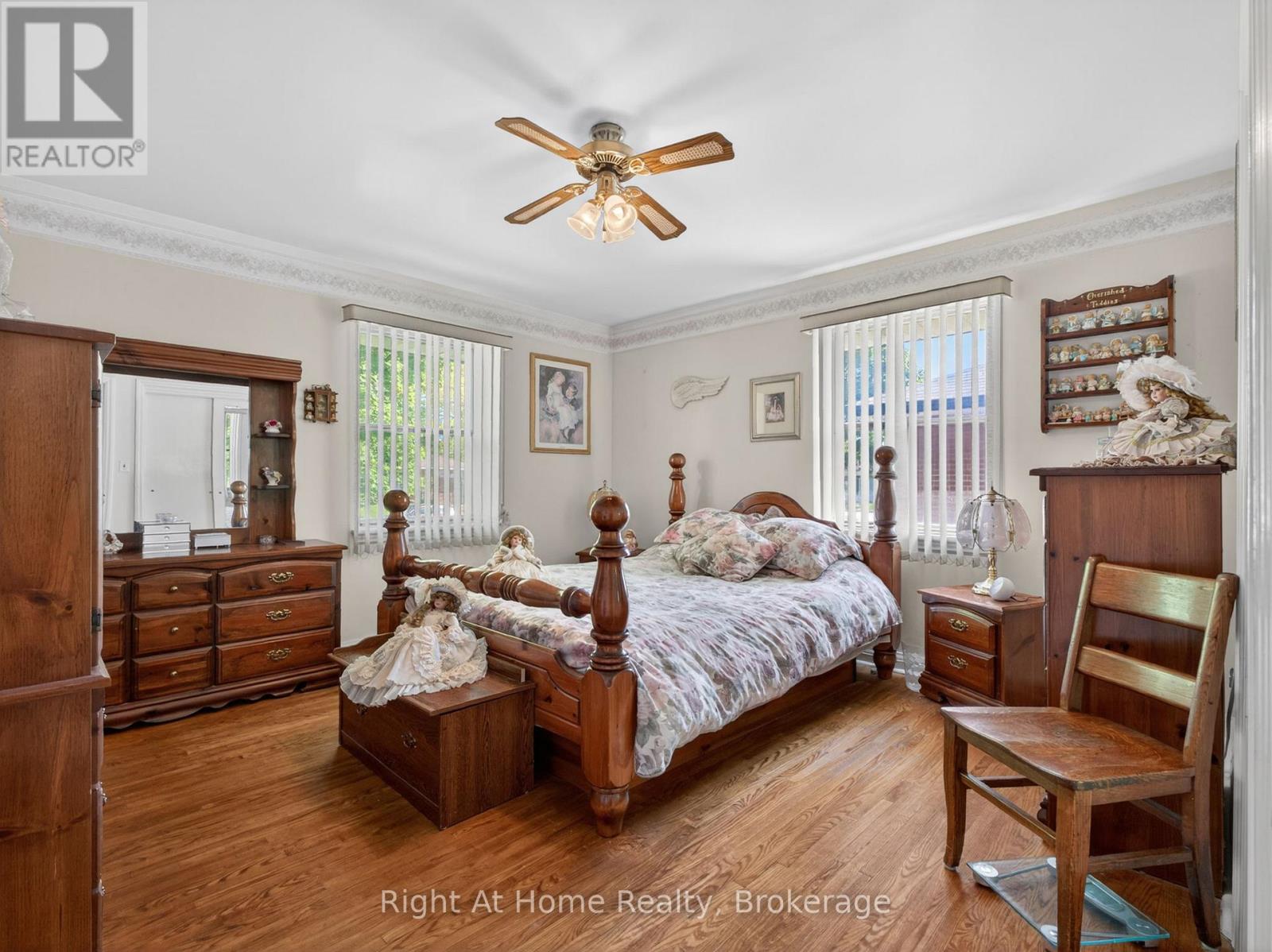 47 CHURCHILL AVENUE - 23