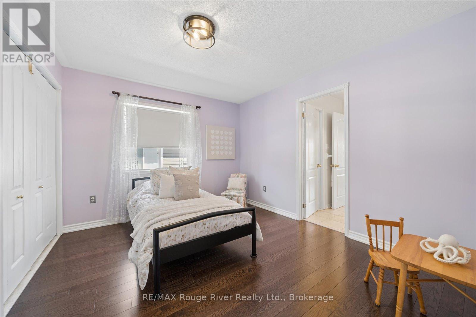 8 BRIGGS CRESCENT - 27