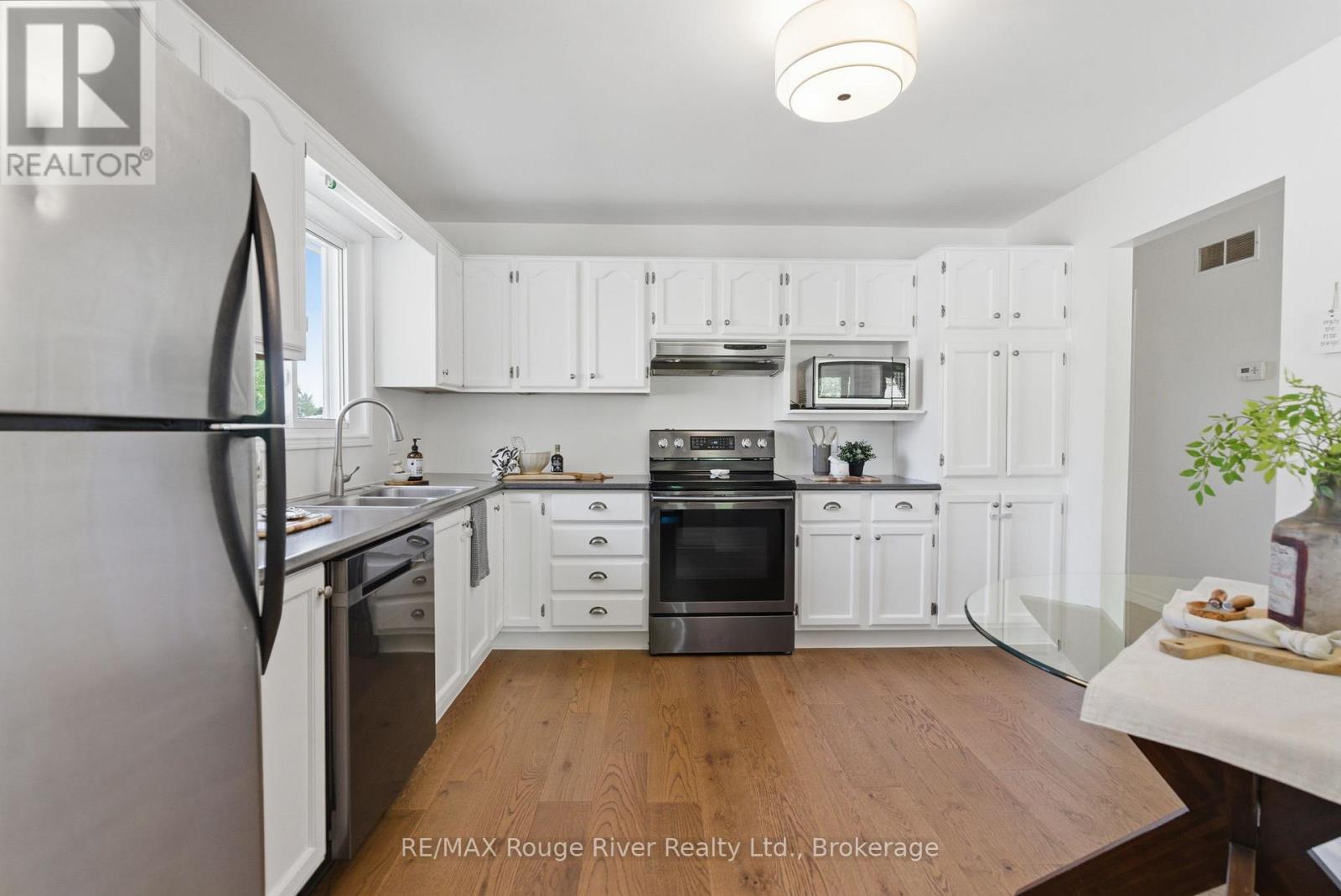 15 LAKEVIEW DRIVE - 12