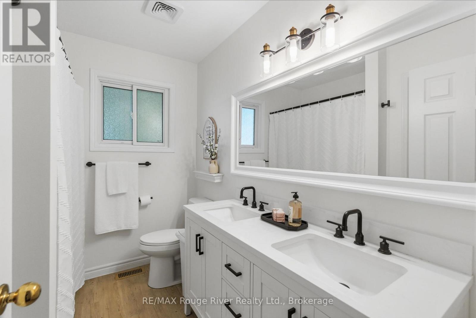 15 LAKEVIEW DRIVE - 20