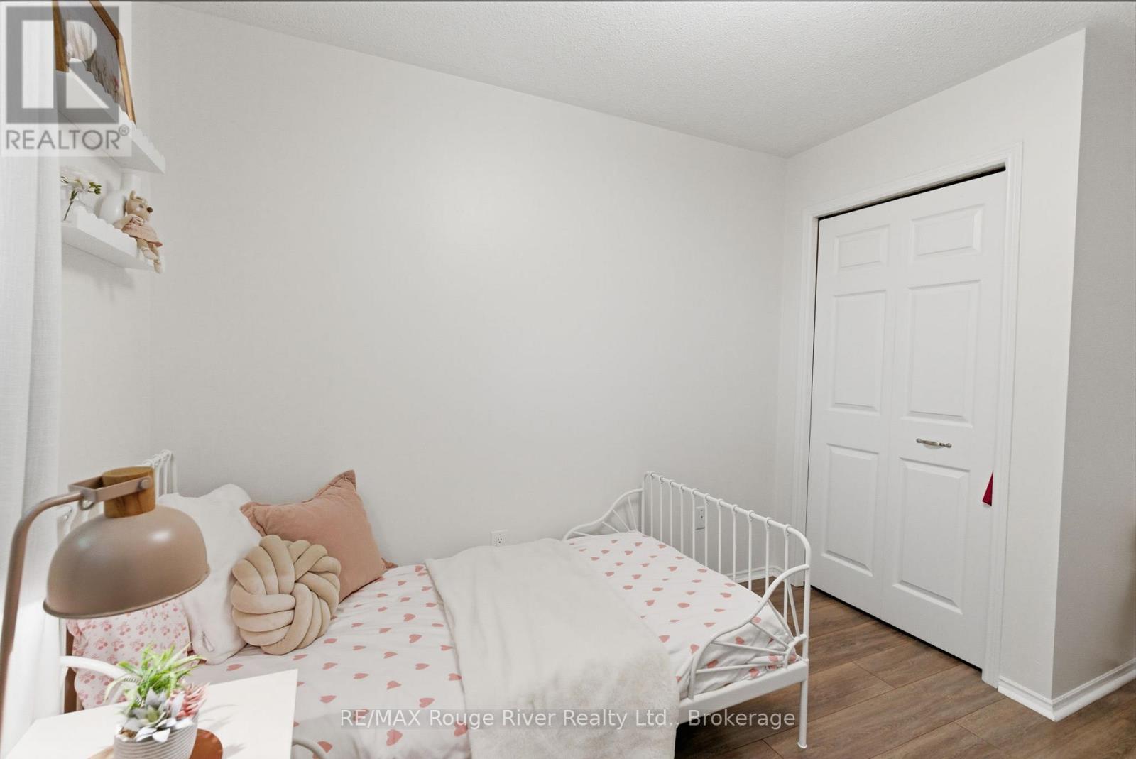 15 LAKEVIEW DRIVE - 23