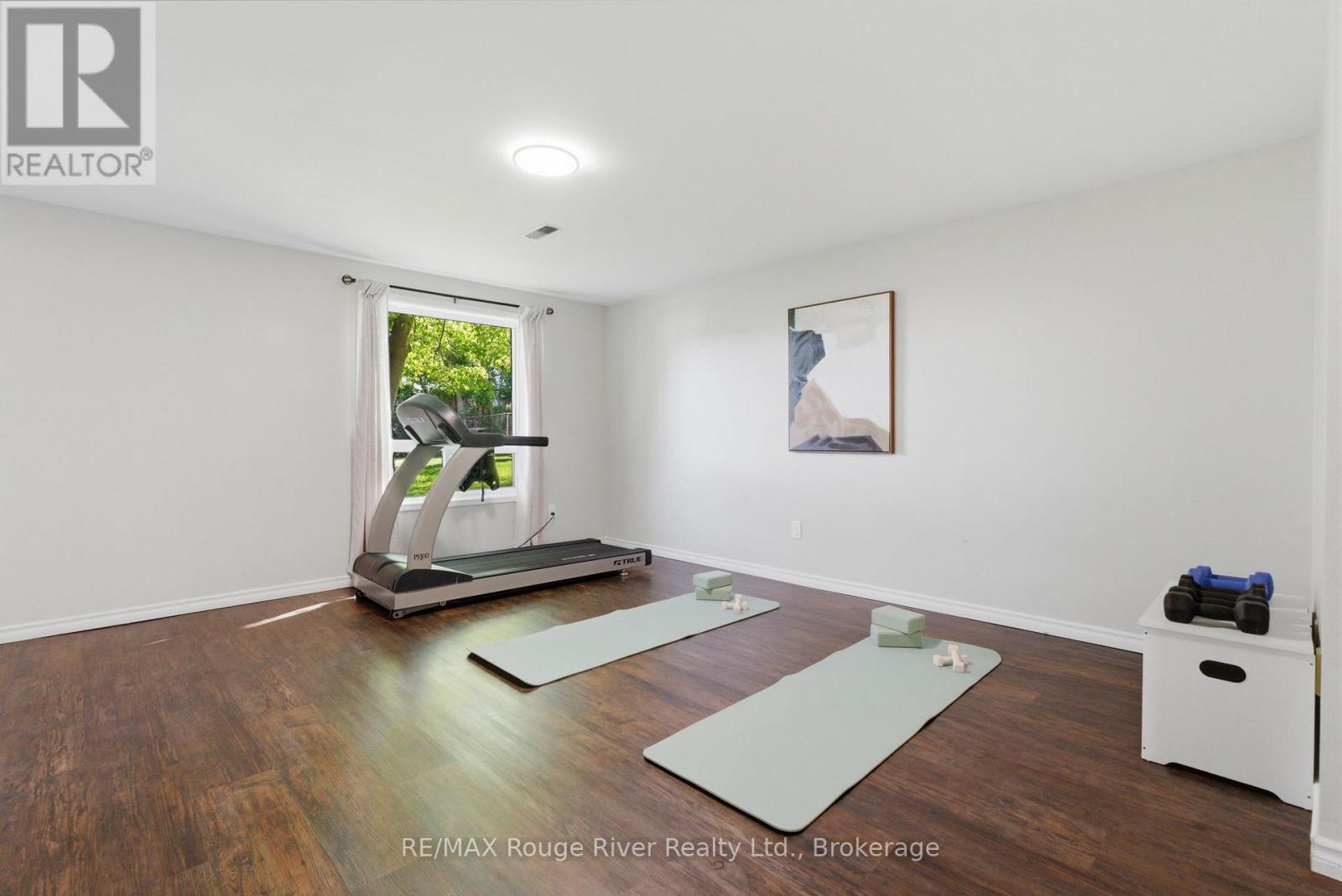 15 LAKEVIEW DRIVE - 31