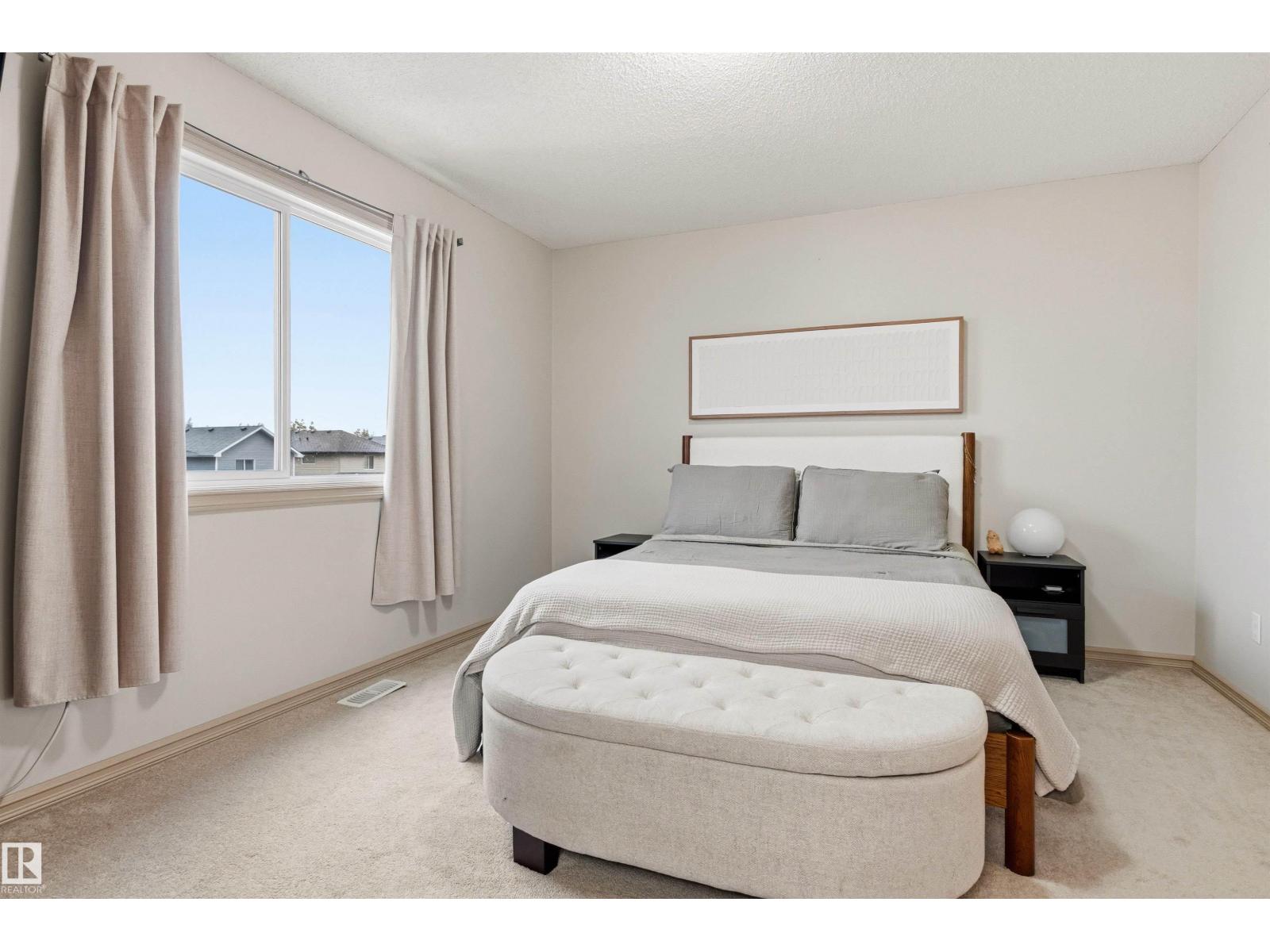 14807 141 ST NW - 33