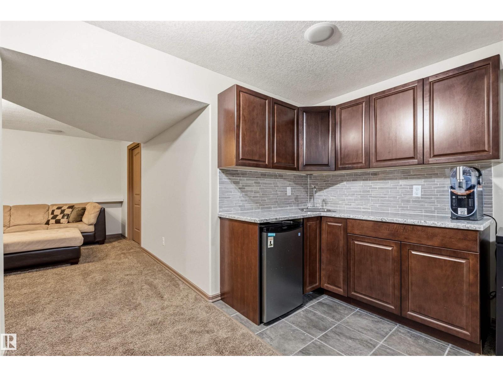 14807 141 ST NW - 44