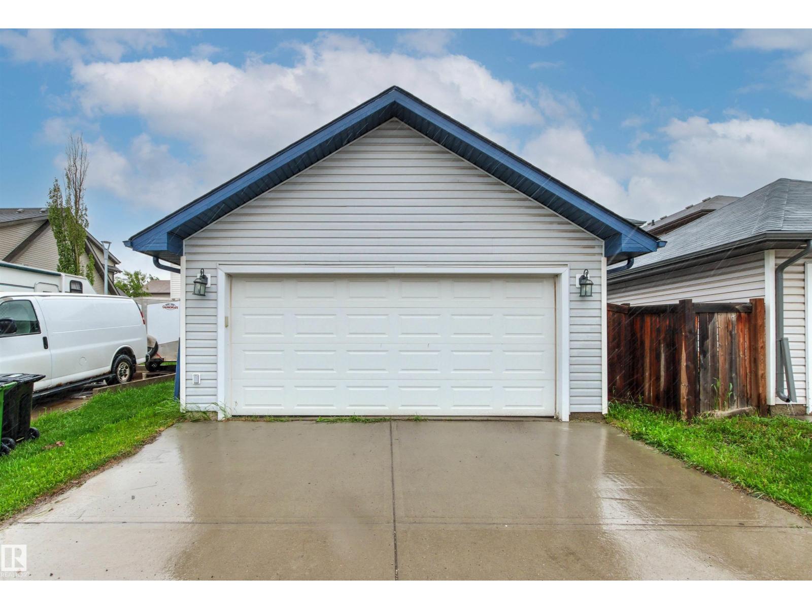 14807 141 ST NW - 61
