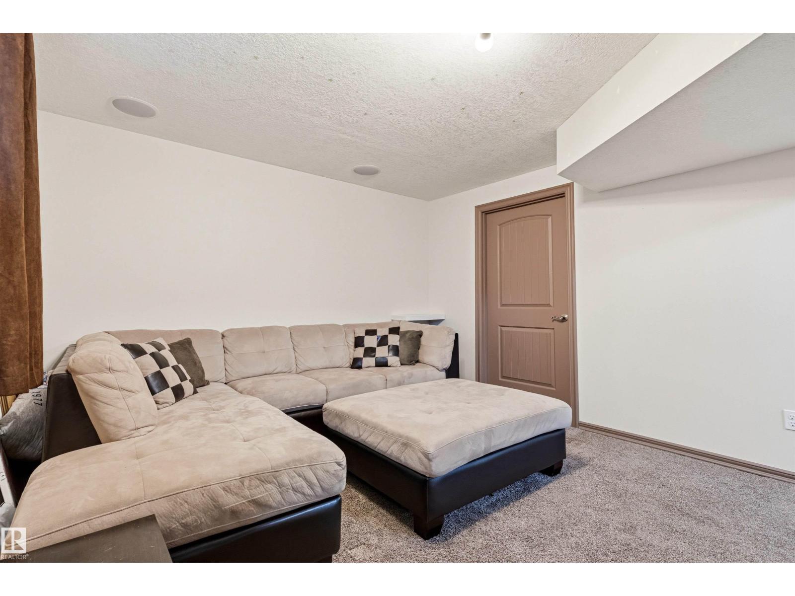 14807 141 ST NW - 50