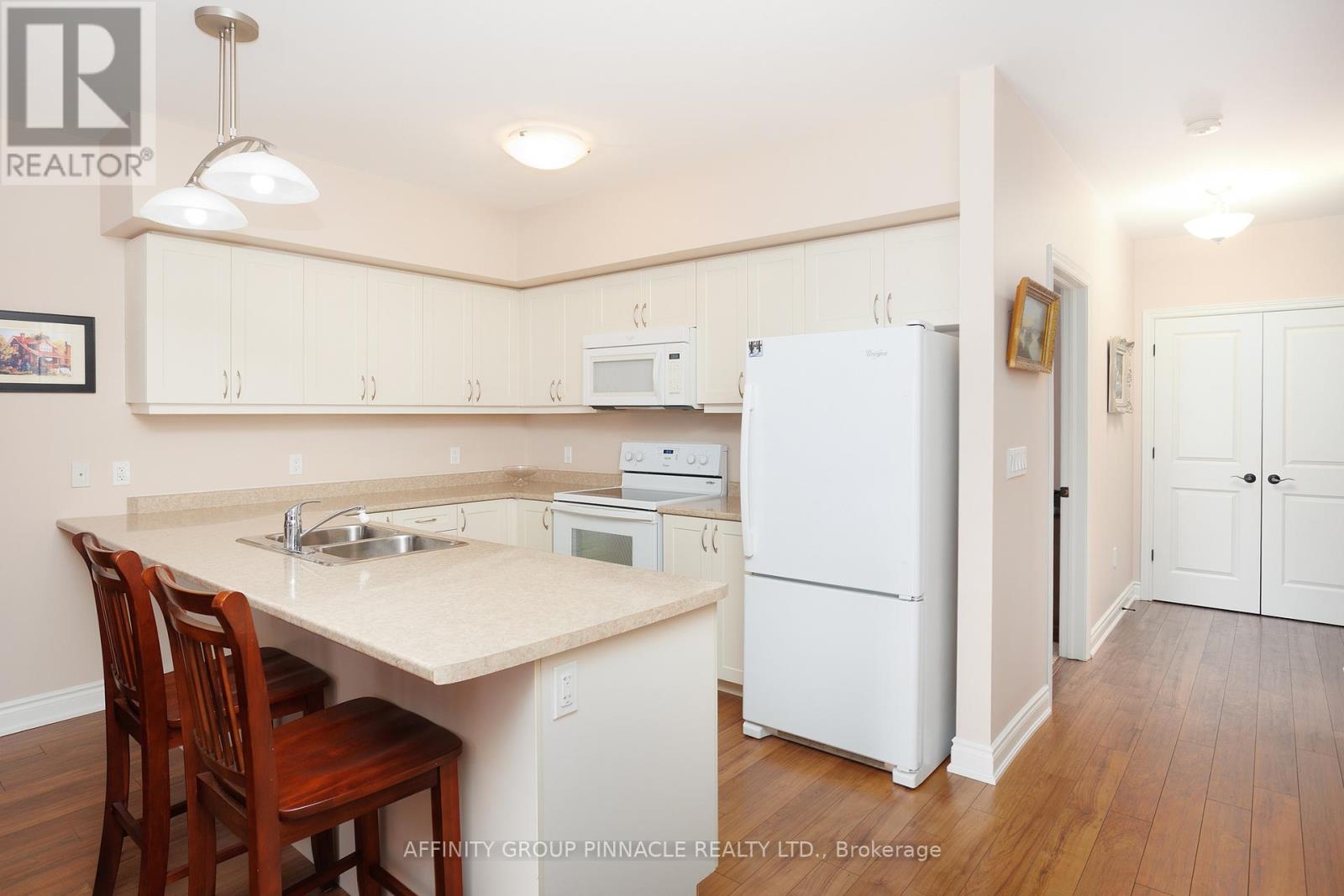 #103 94 FRANCIS STREET W - 10
