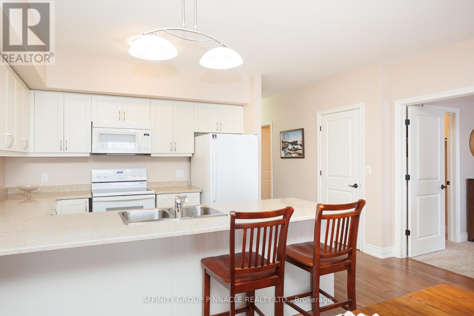#103 94 FRANCIS STREET W - 12