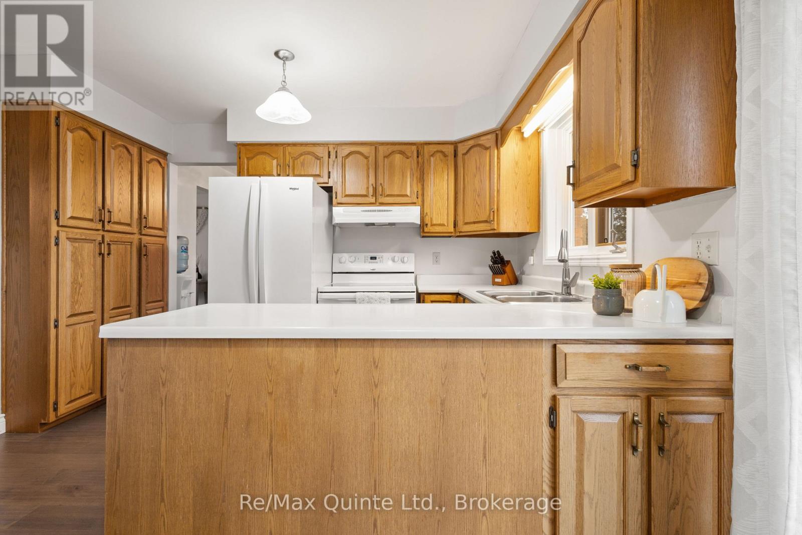 310 BRIDGE STREET W - 17