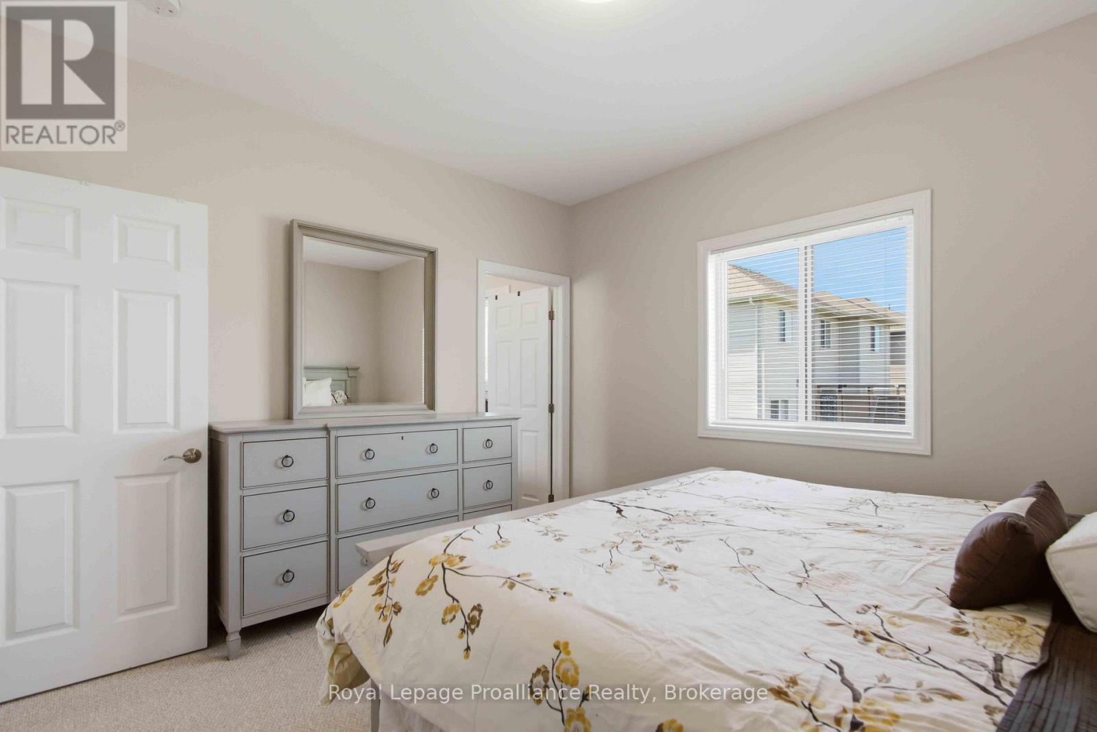 5 WALNUT DRIVE - 12