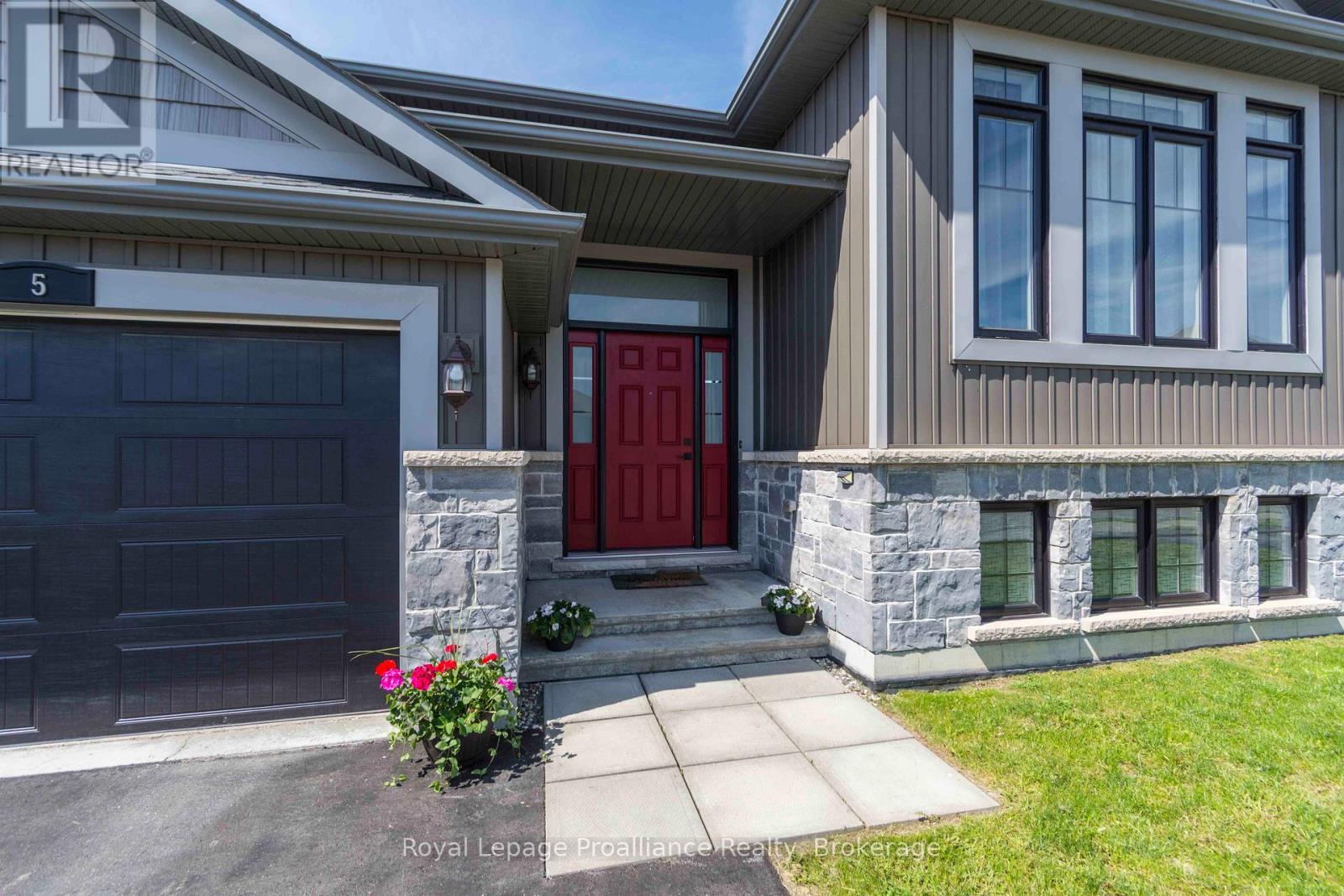 5 WALNUT DRIVE - Image 2