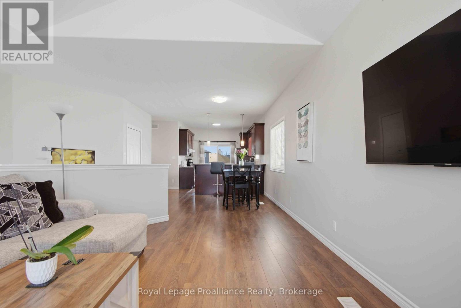 5 WALNUT DRIVE