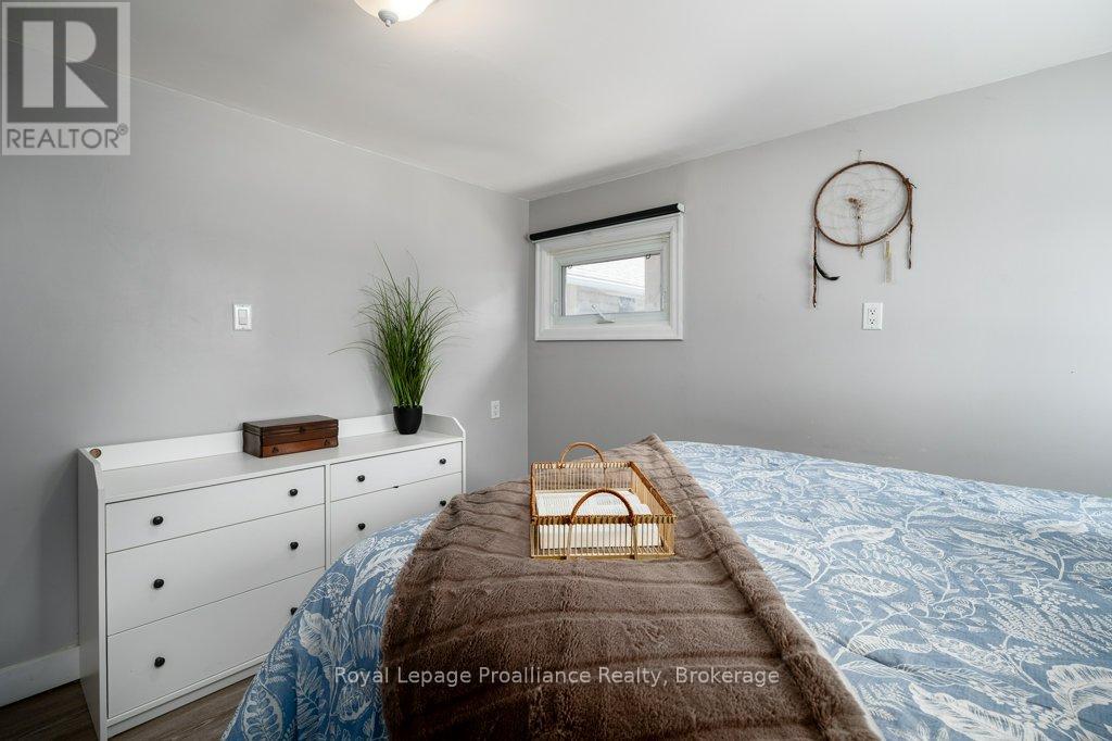 327 SIDNEY STREET - 24