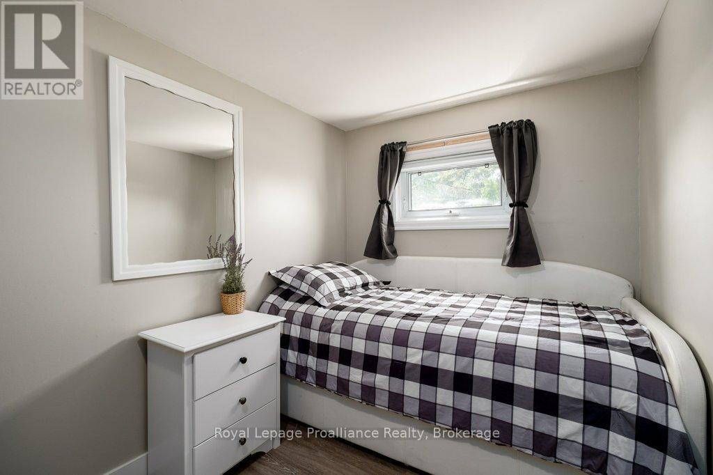 327 SIDNEY STREET - 26
