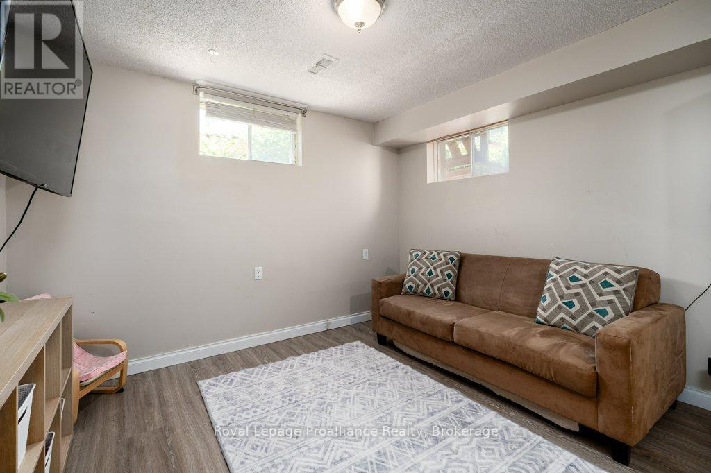327 SIDNEY STREET - 33