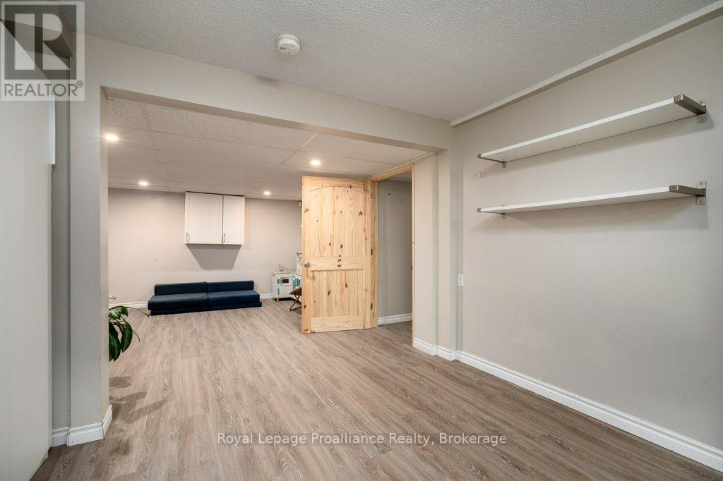 327 SIDNEY STREET - 34