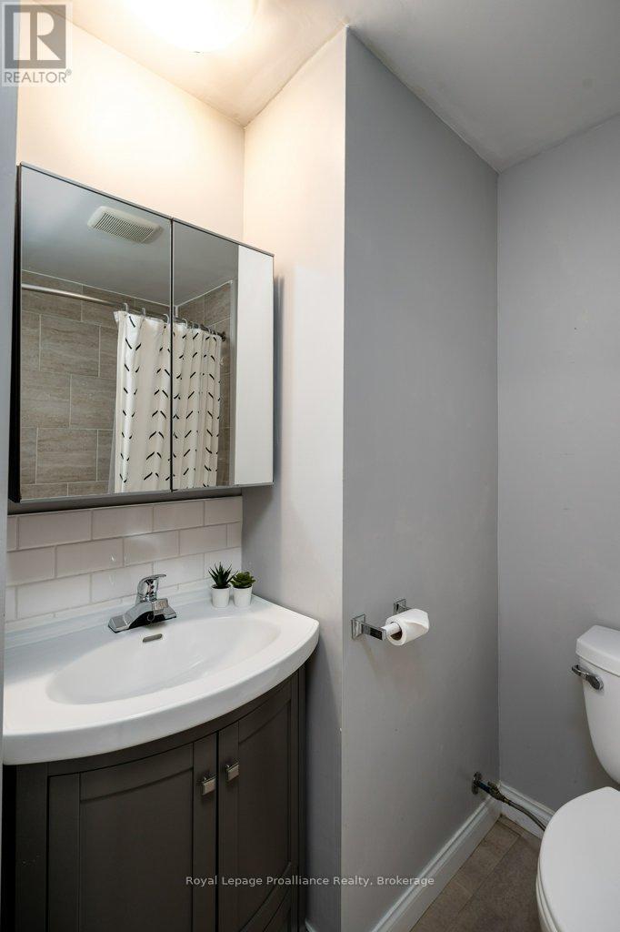 327 SIDNEY STREET - 40