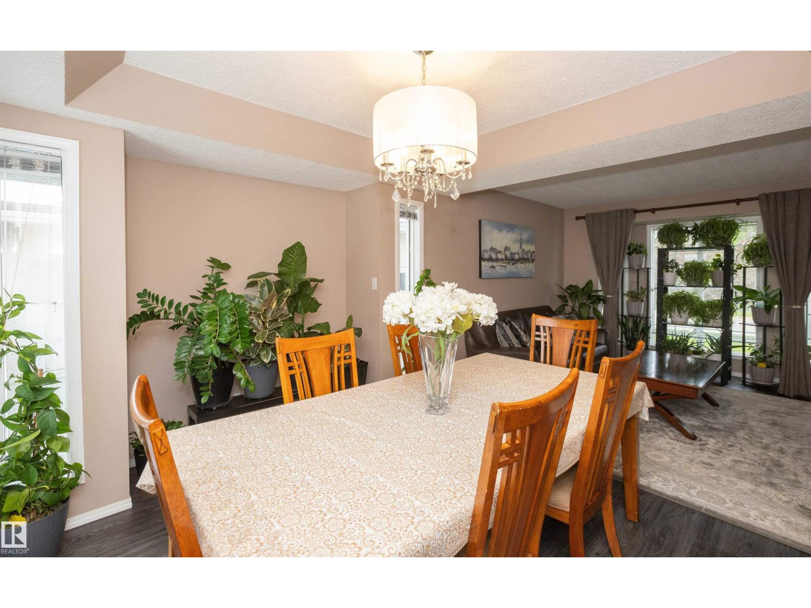 10739 109 AV — photo 8