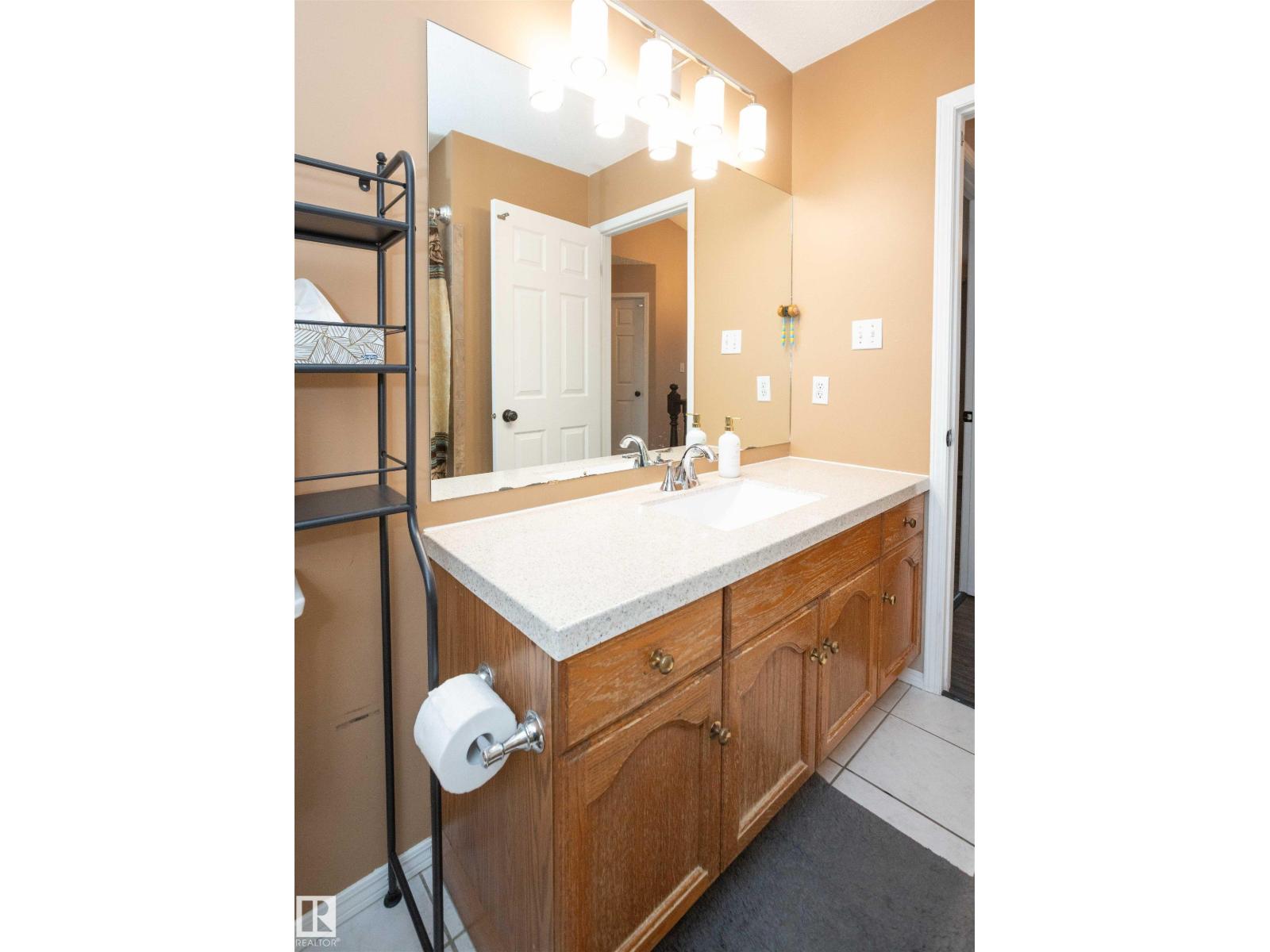 10739 109 AV — photo 42