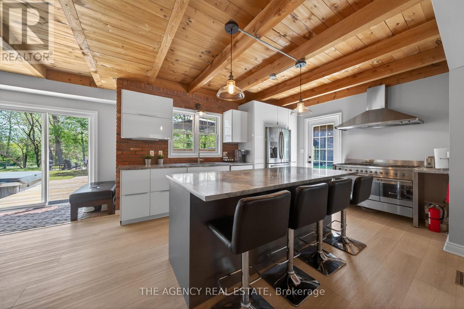 7904 KATHARINE CRESCENT - 10