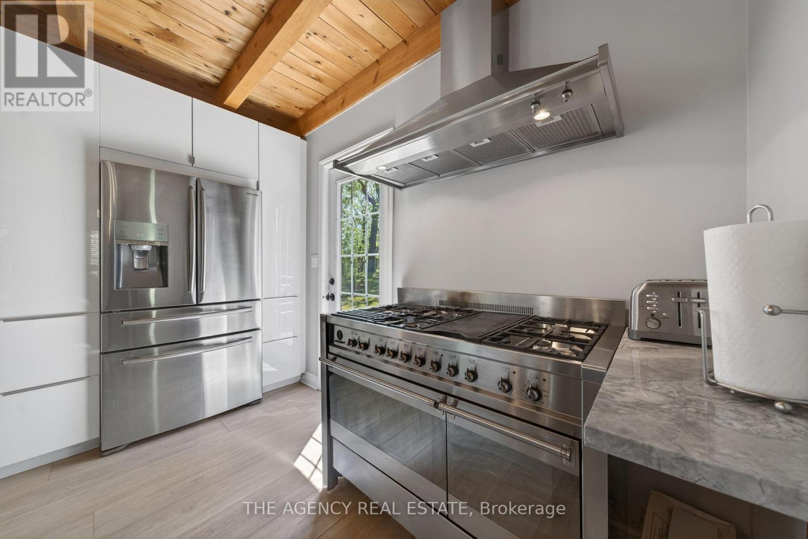 7904 KATHARINE CRESCENT - 11