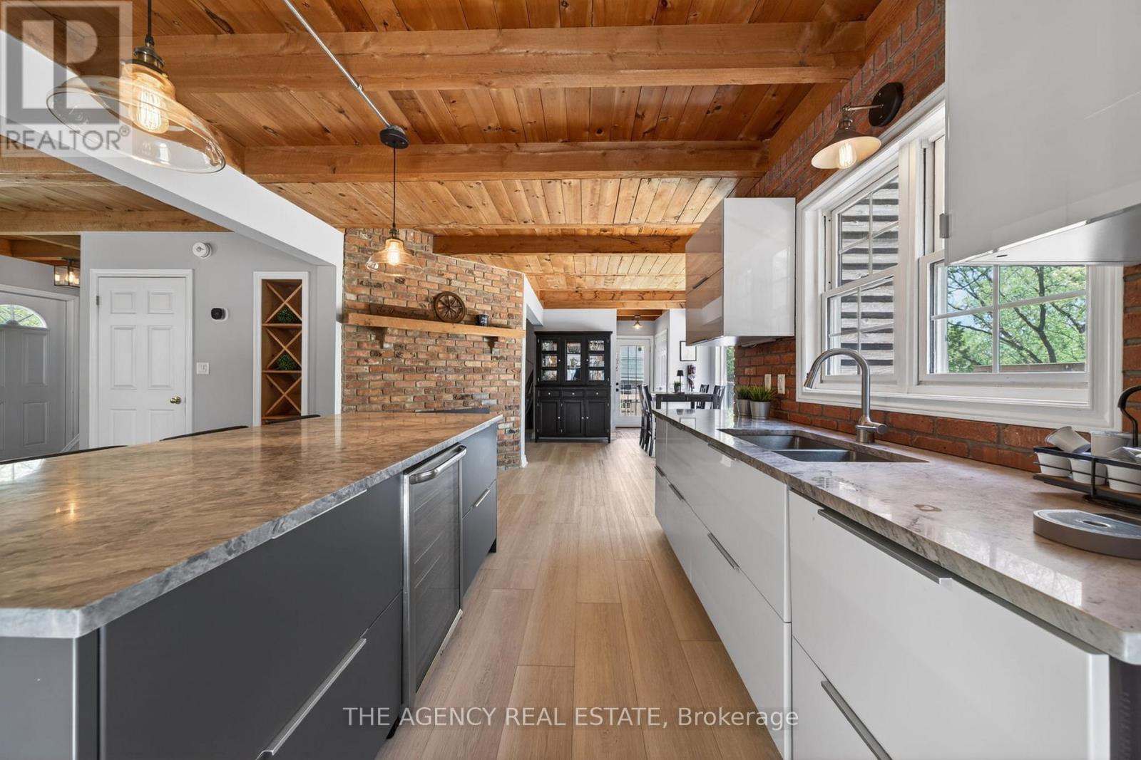 7904 KATHARINE CRESCENT - 12