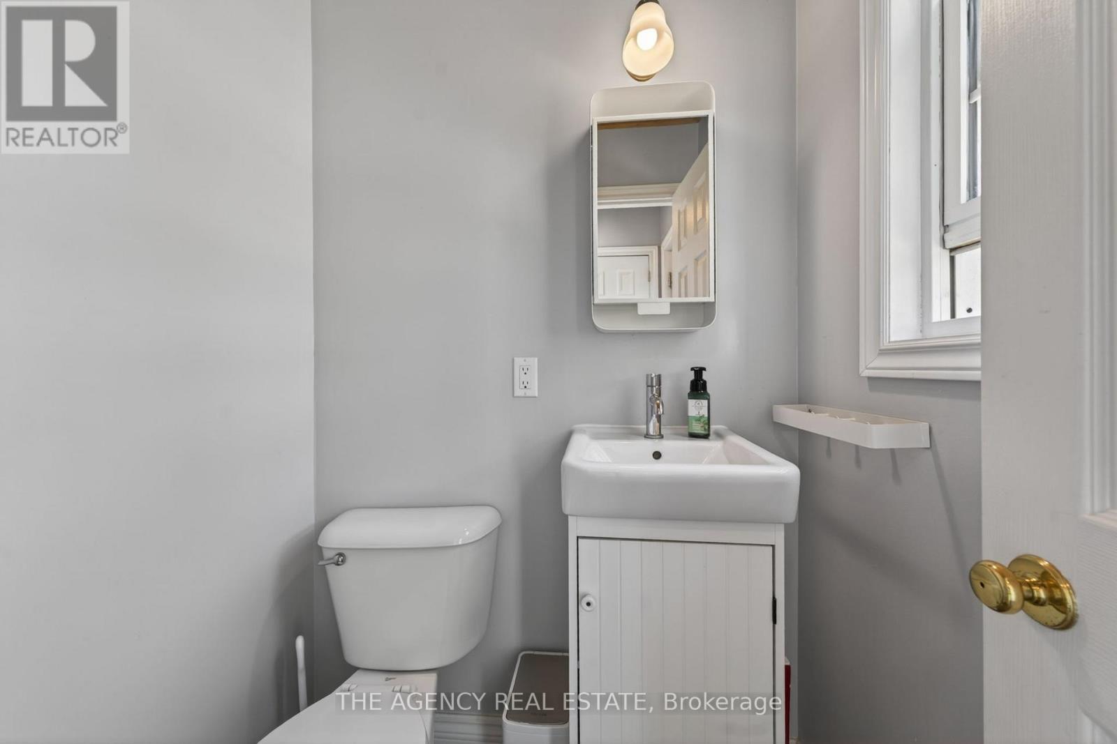 7904 KATHARINE CRESCENT - 15