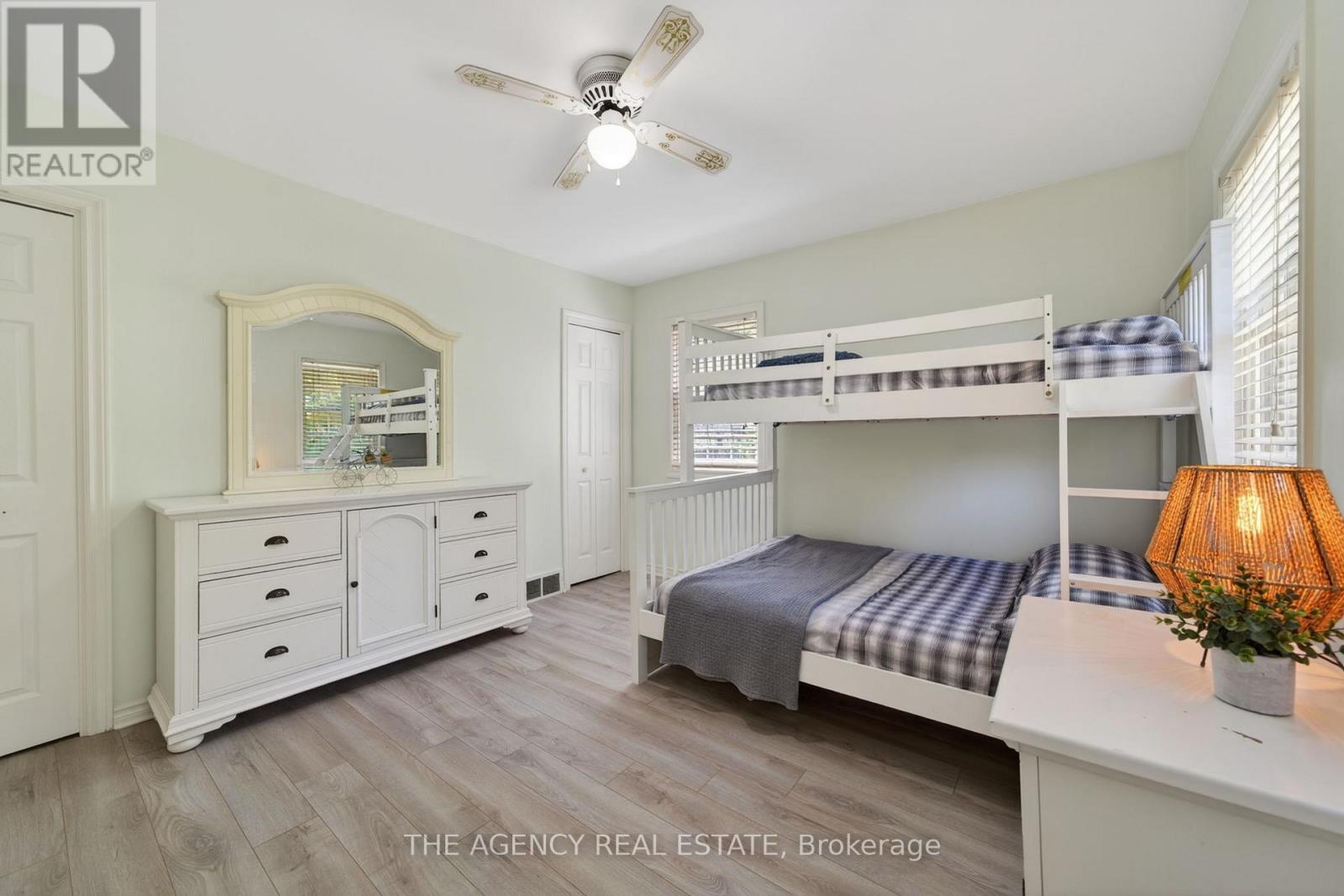 7904 KATHARINE CRESCENT - 23