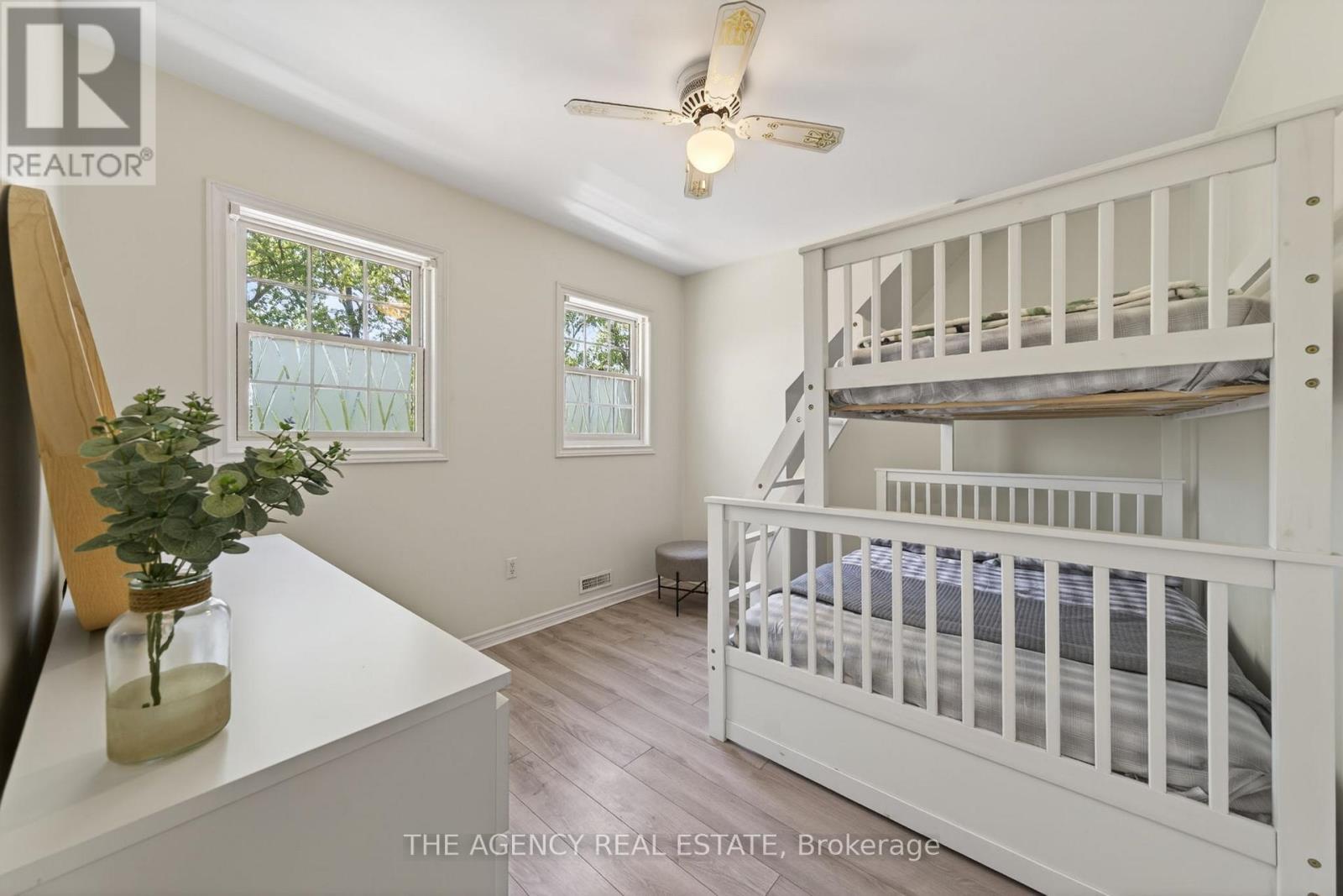 7904 KATHARINE CRESCENT - 24