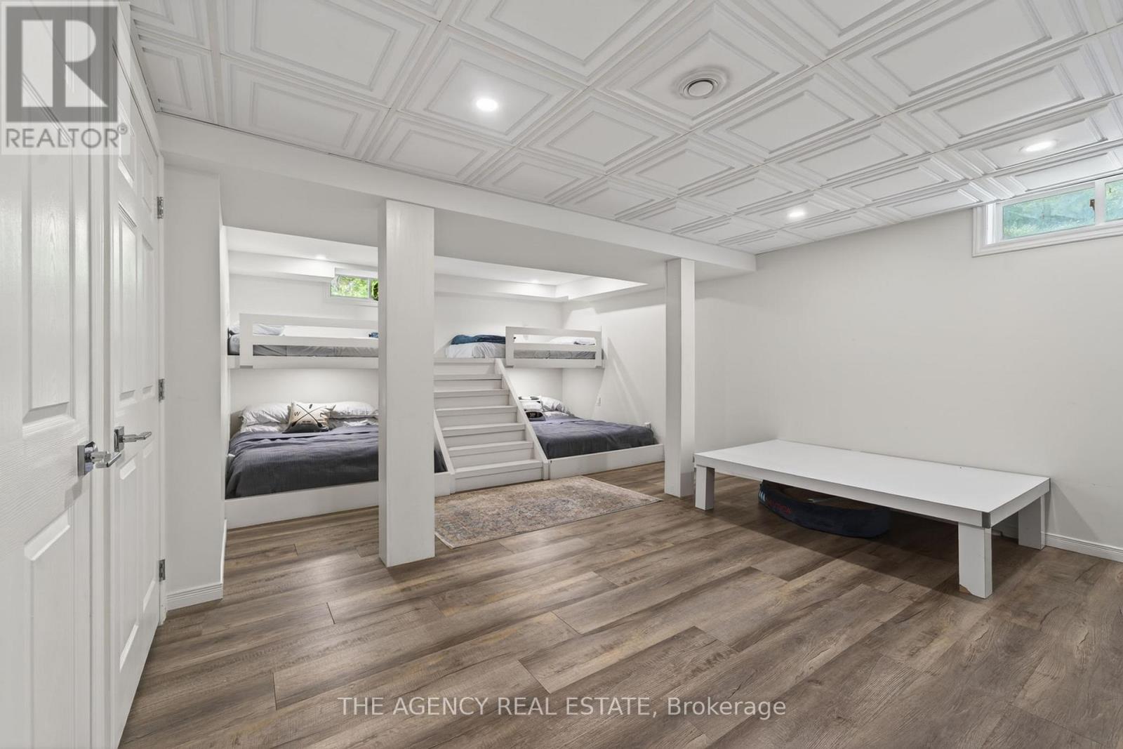 7904 KATHARINE CRESCENT - 28