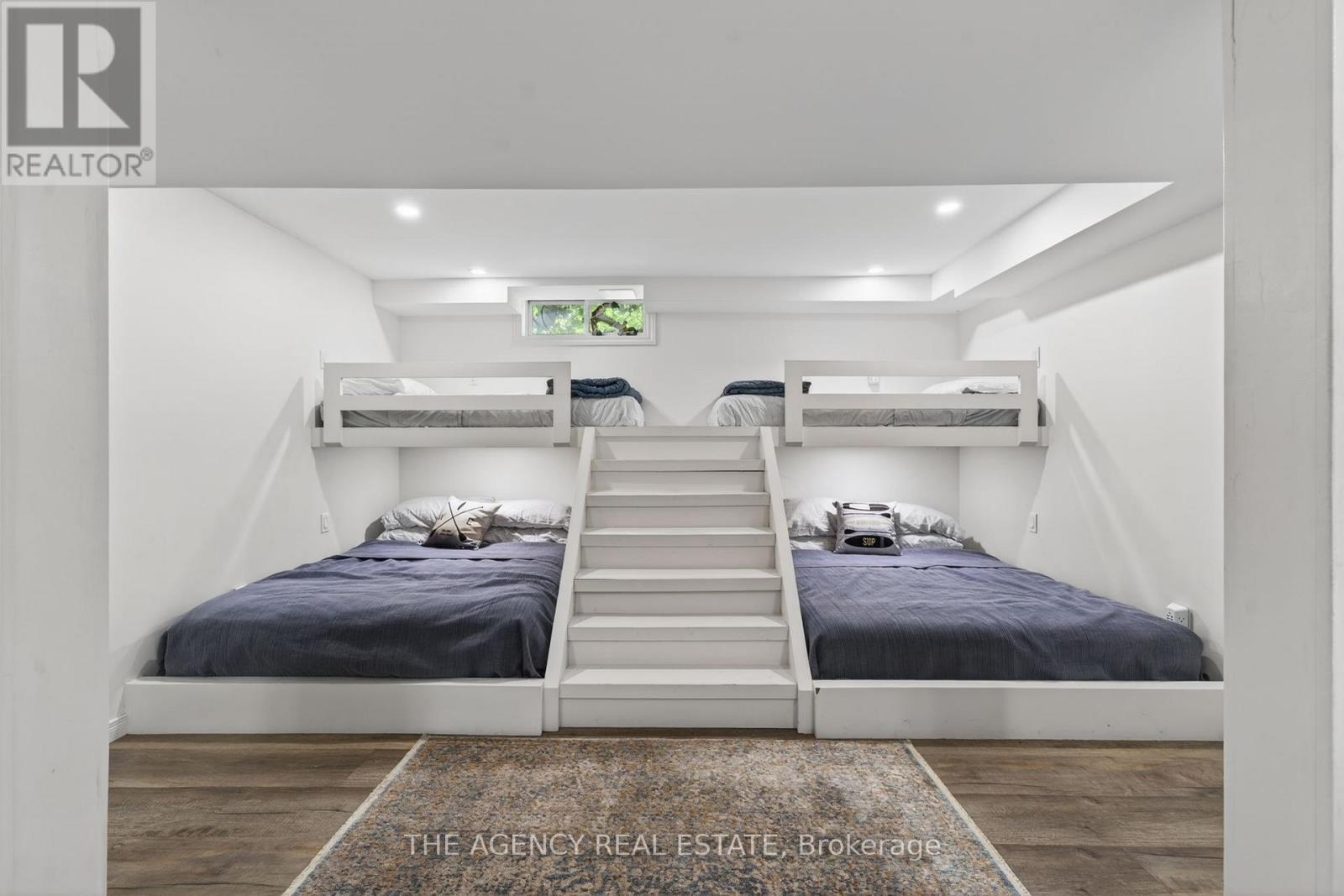 7904 KATHARINE CRESCENT - 29