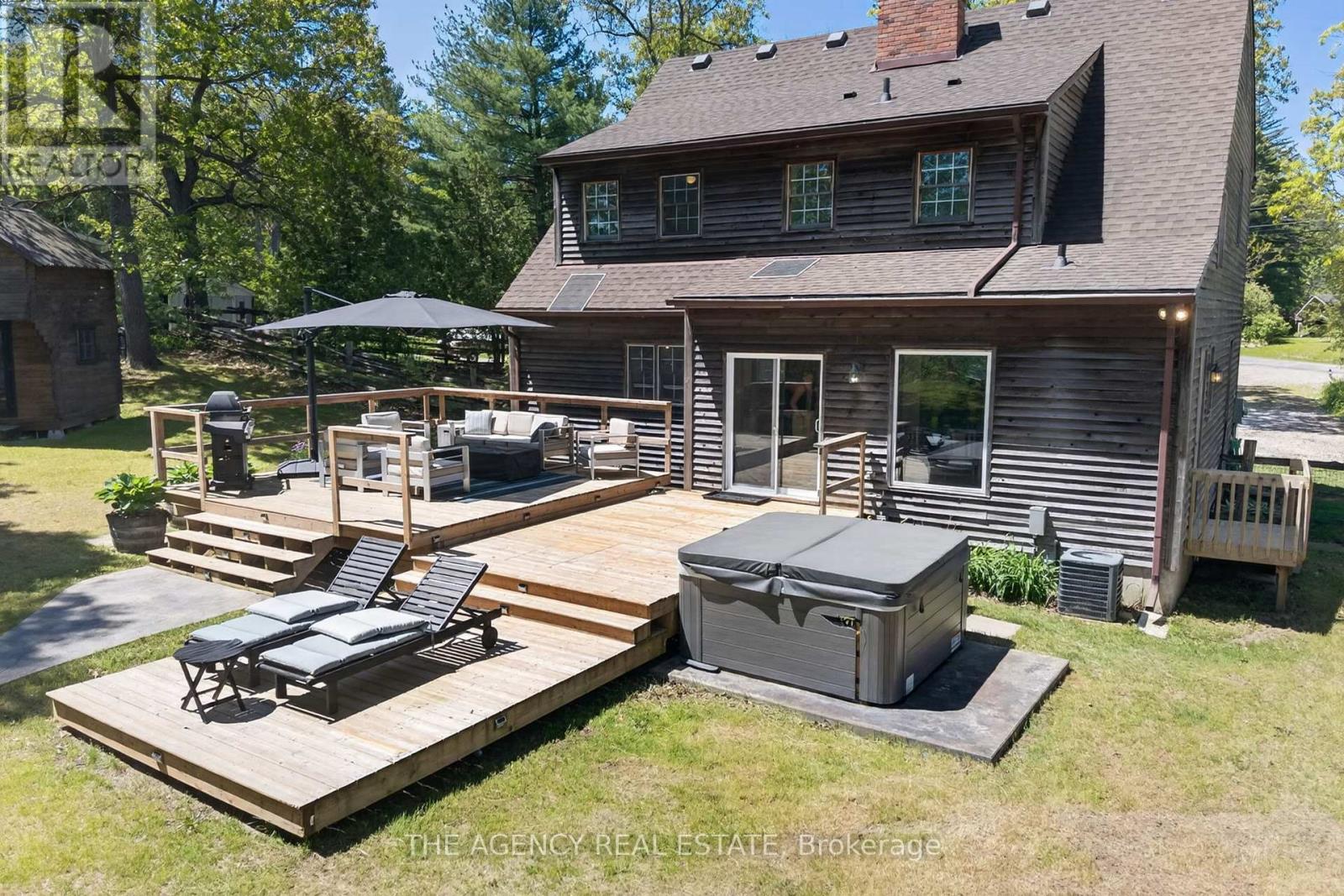 7904 KATHARINE CRESCENT - 33