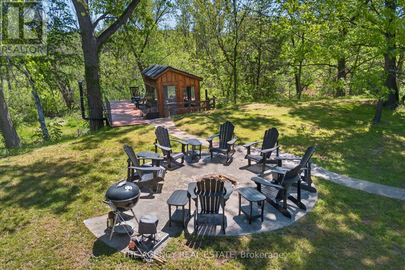7904 KATHARINE CRESCENT - 36