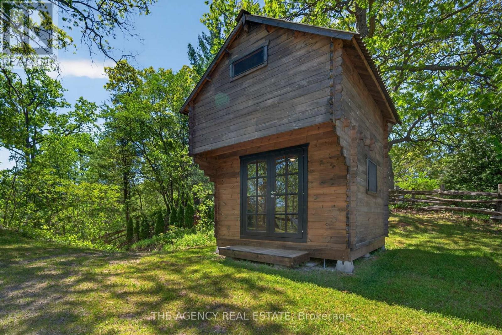 7904 KATHARINE CRESCENT - 37