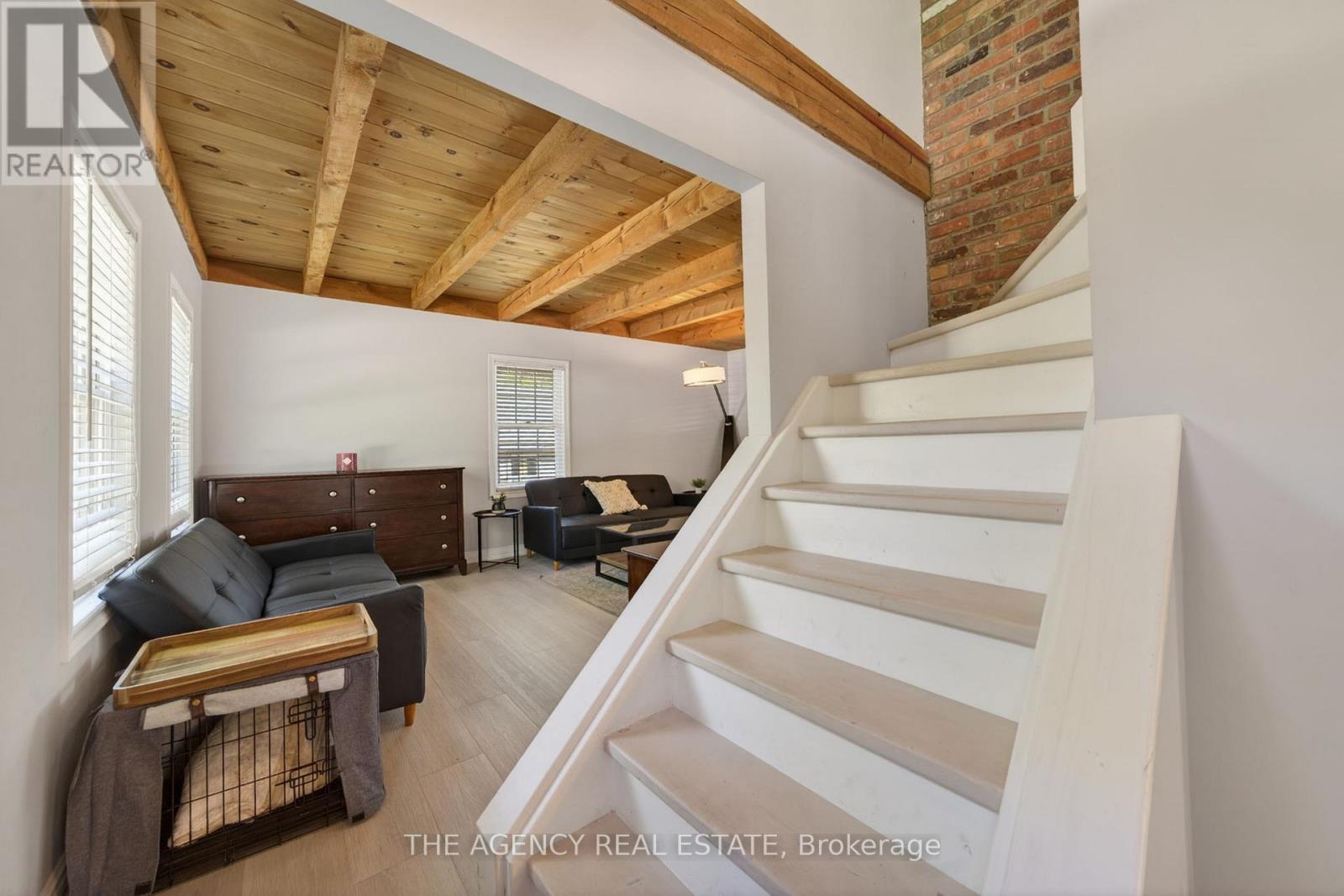 7904 KATHARINE CRESCENT - 4
