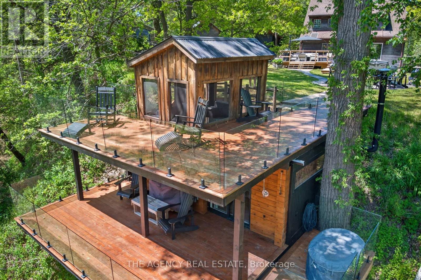 7904 KATHARINE CRESCENT - 41