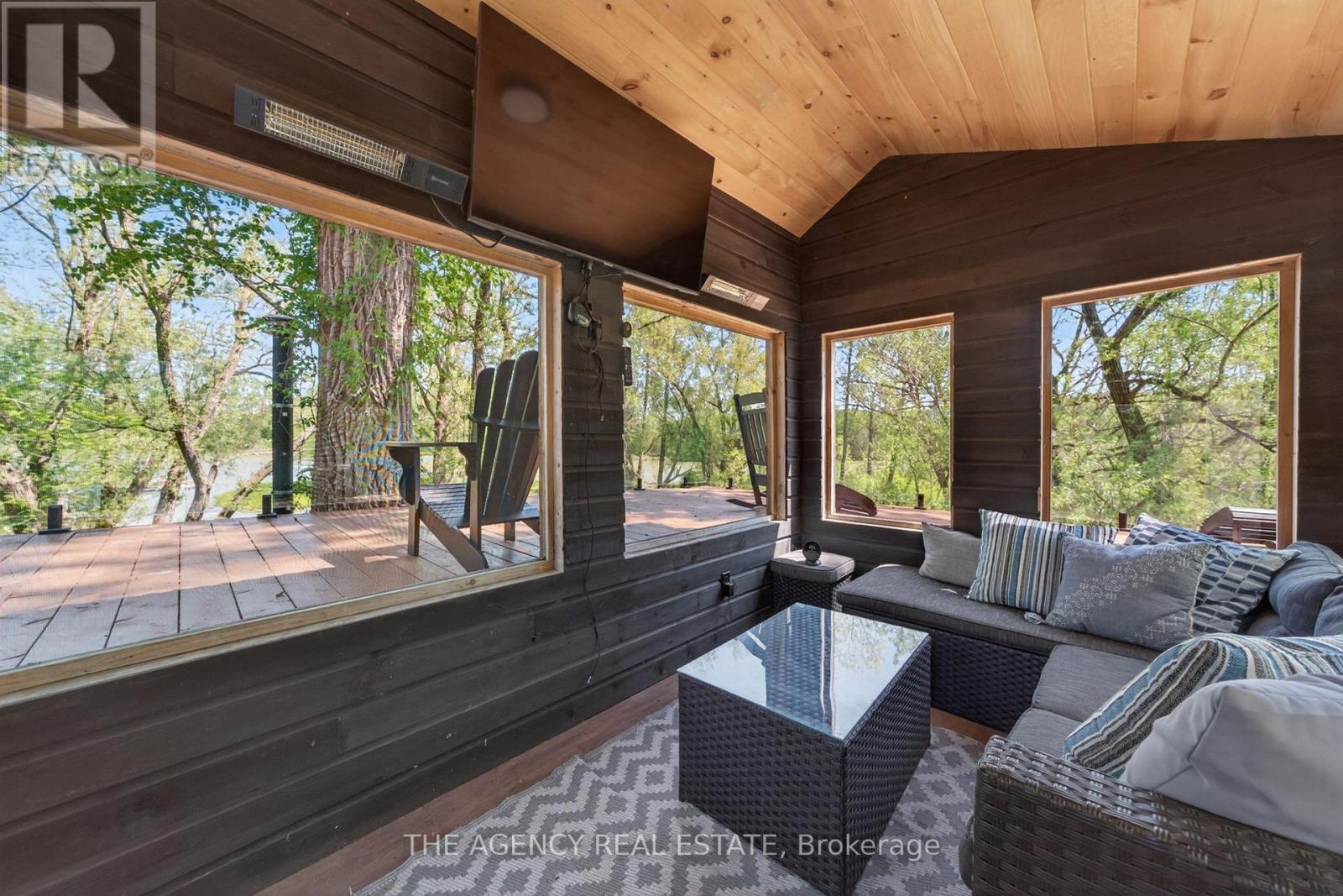 7904 KATHARINE CRESCENT - 43