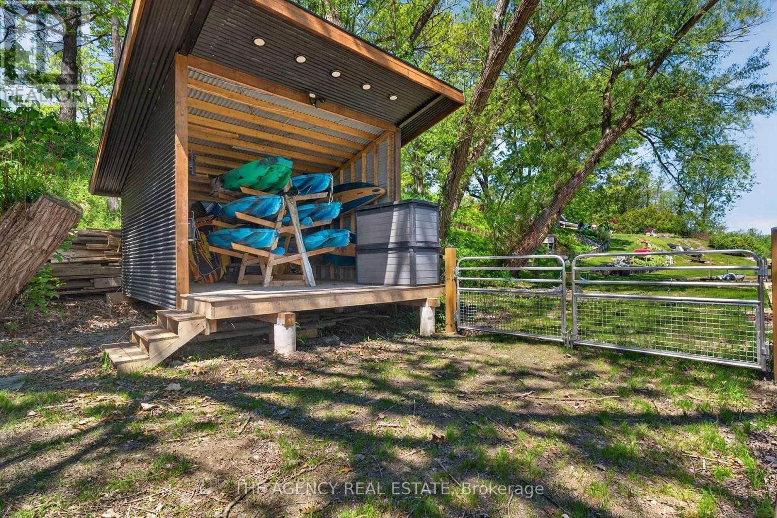 7904 KATHARINE CRESCENT - 47