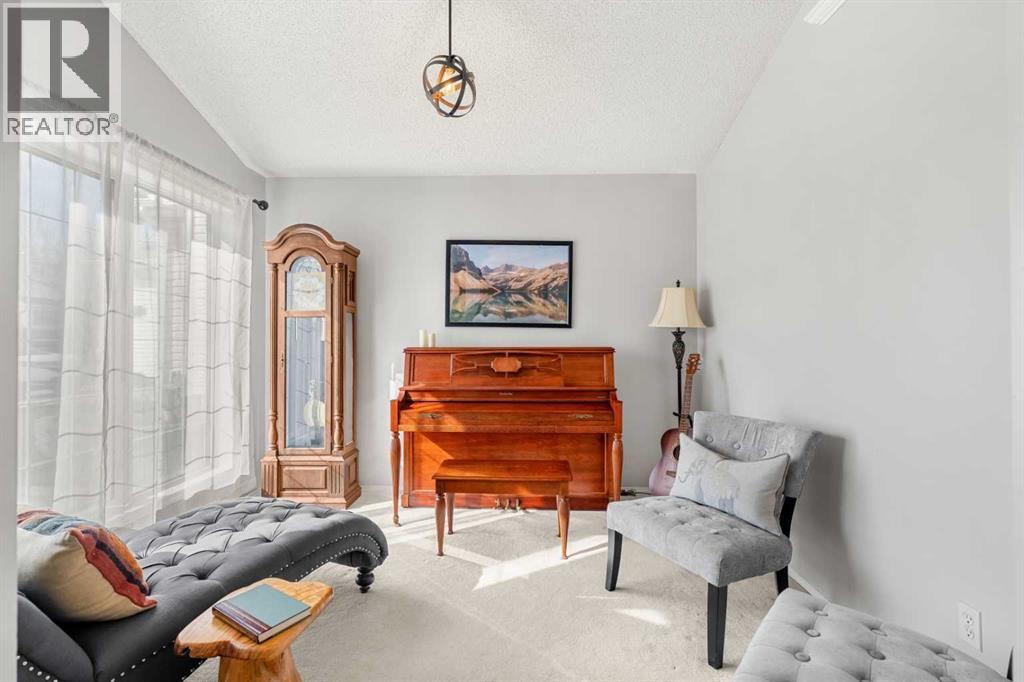 94 Edgebrook Heights NW - 5