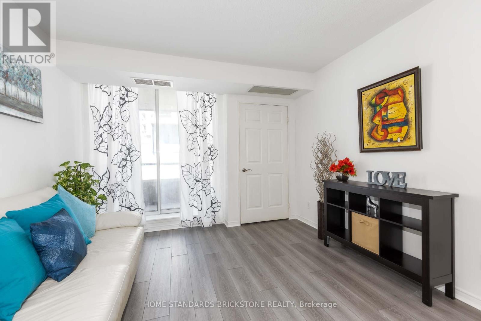 #909 35 EMPRESS AVENUE - 14