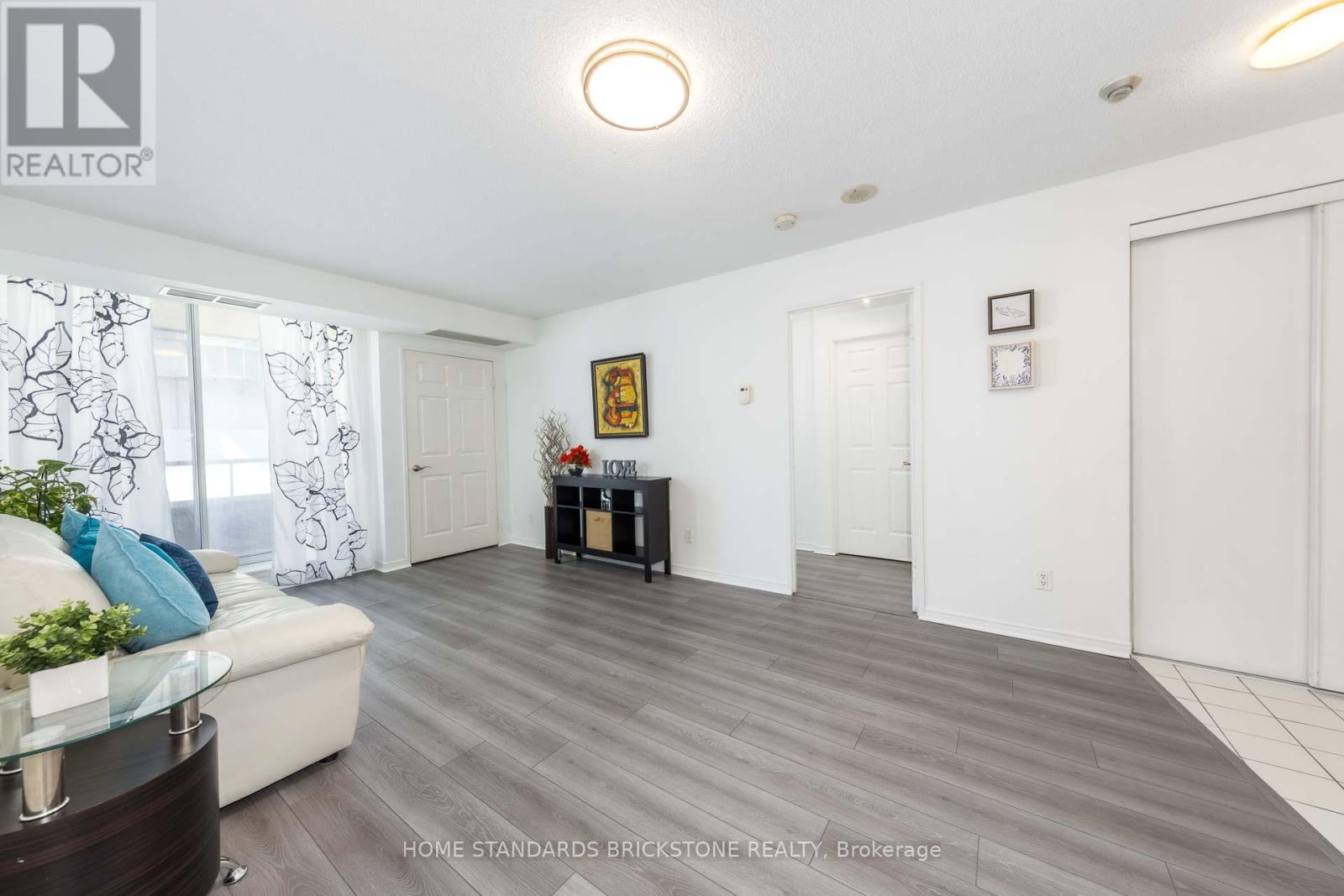 #909 35 EMPRESS AVENUE - 15