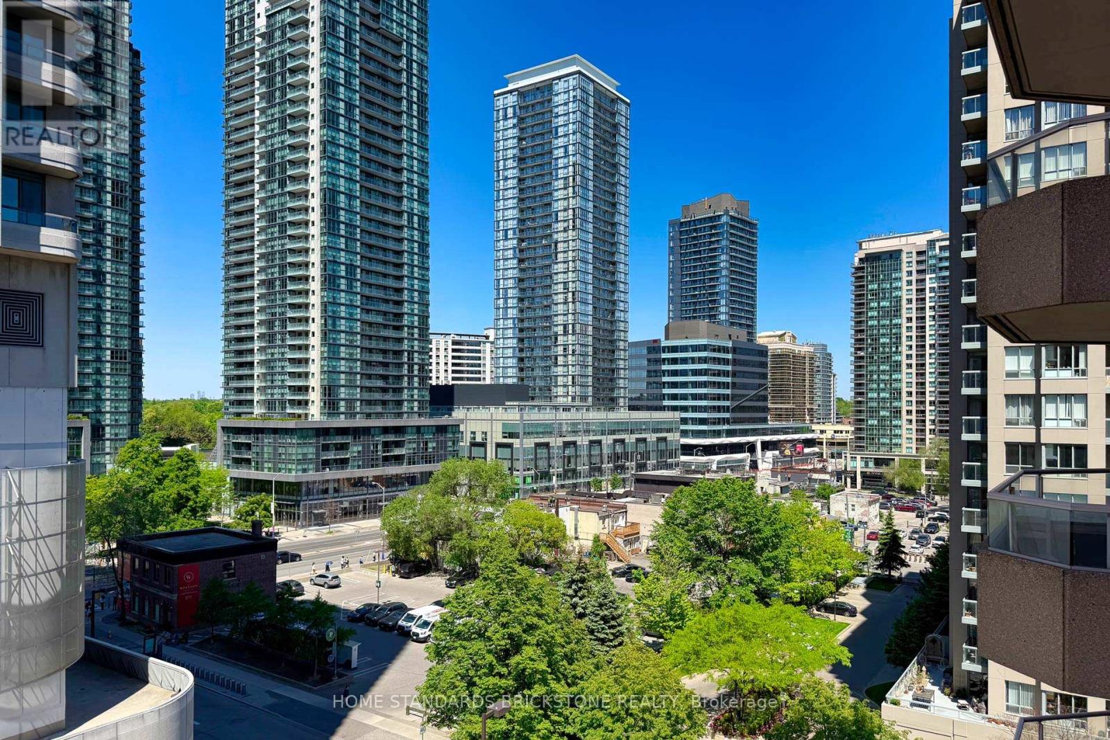 #909 35 EMPRESS AVENUE - 25