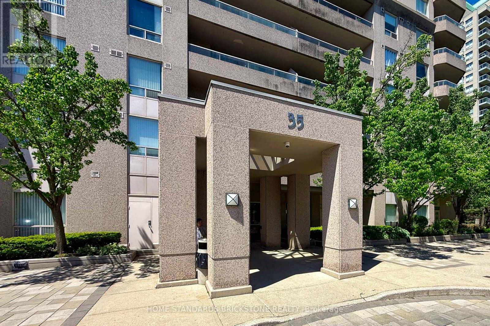 #909 35 EMPRESS AVENUE - 32