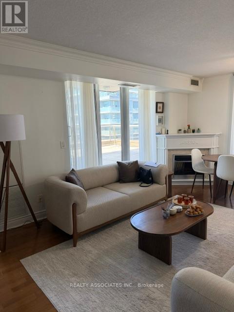 #506 18 KENASTON GARDENS NE - 10